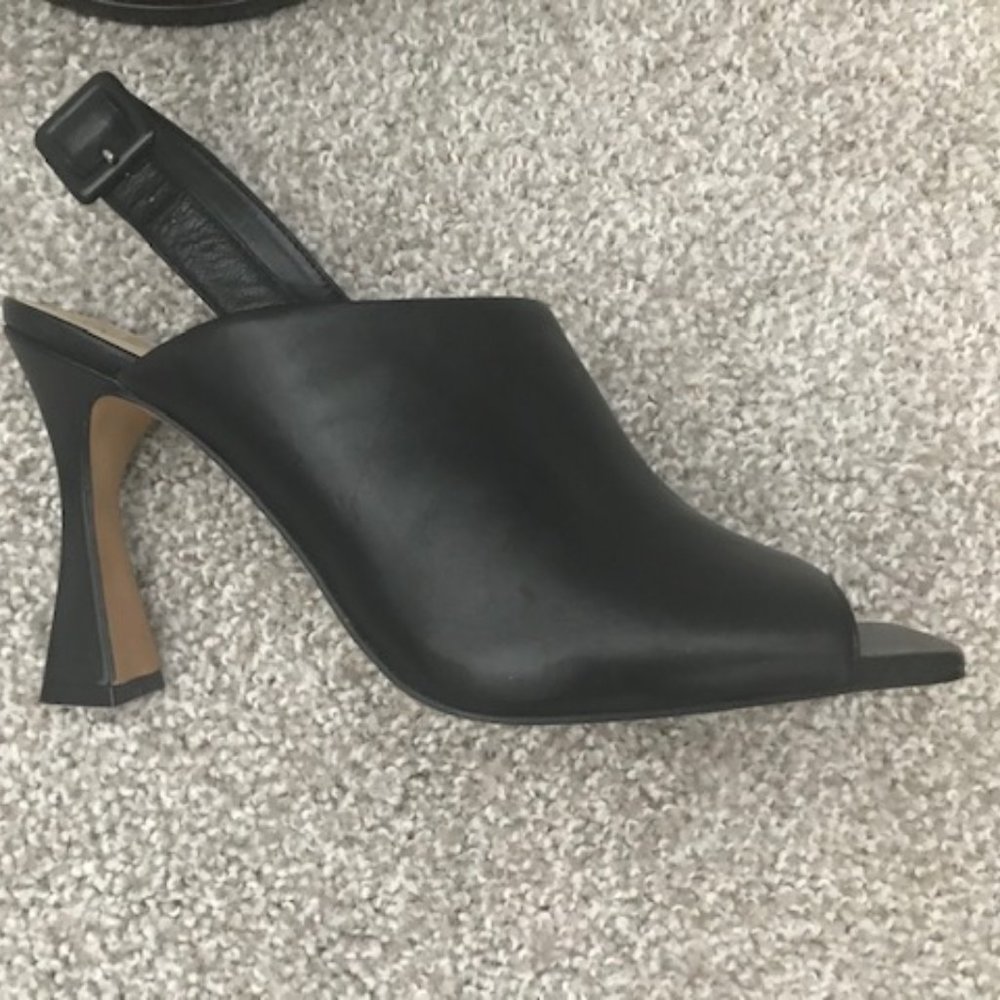 VINCE CAMUTO (BRAND NEW)